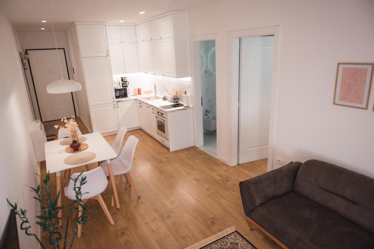 Tam Skanderbeg Square City Center Apartment No4 Tiranë Ngoại thất bức ảnh