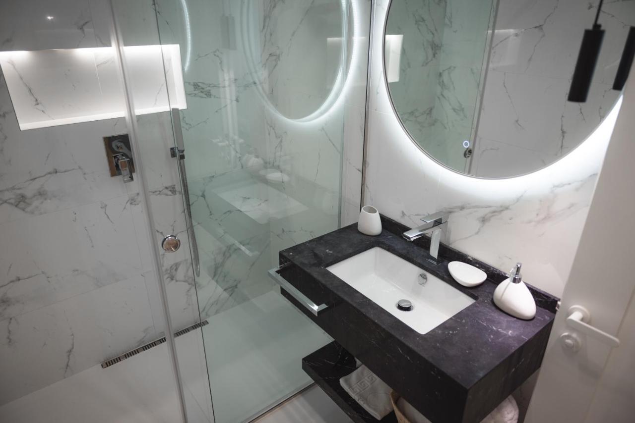 Tam Skanderbeg Square City Center Apartment No4 Tiranë Ngoại thất bức ảnh